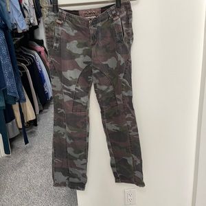 Da Nang camo pants